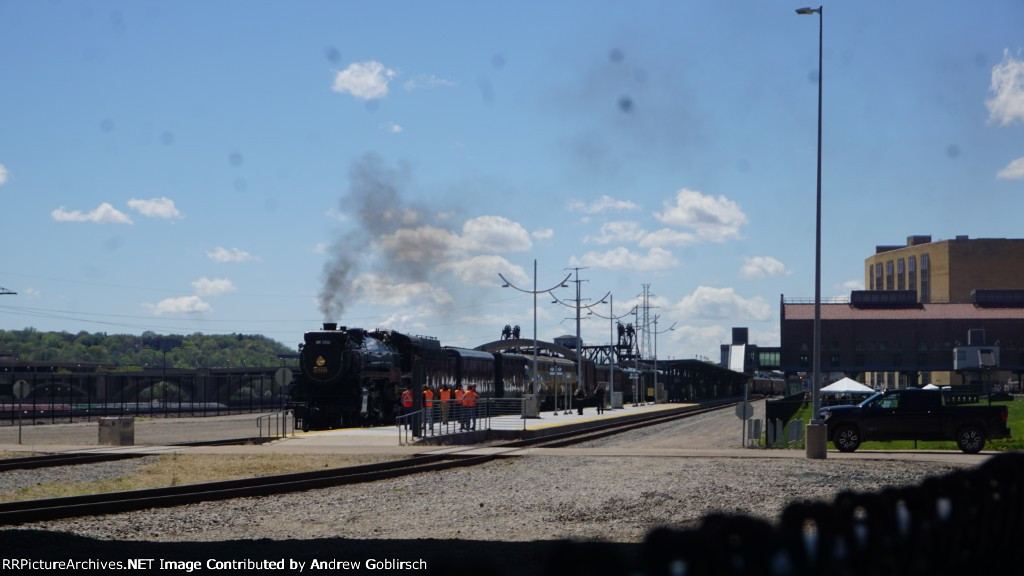 CP 2816, 4219, 35508, 1401, 4107 15x Car Train at the Union Depot